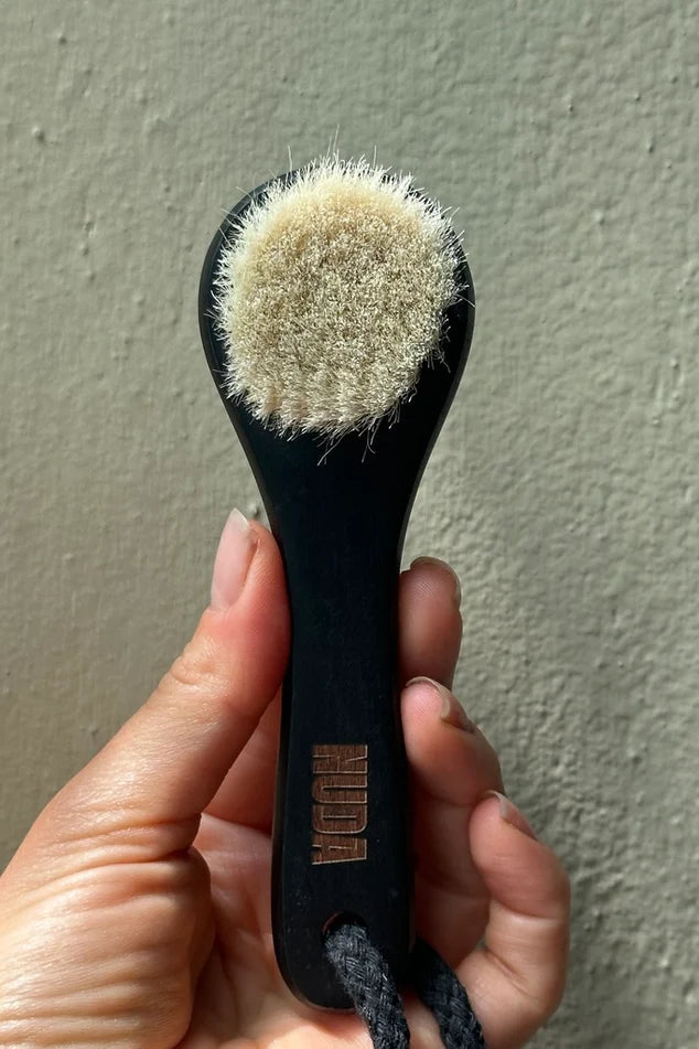 Face Dry Brush