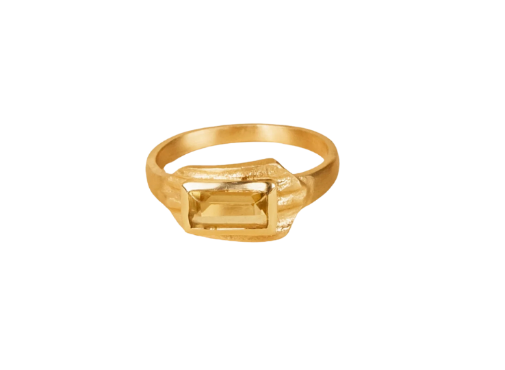 Caelia Anillo